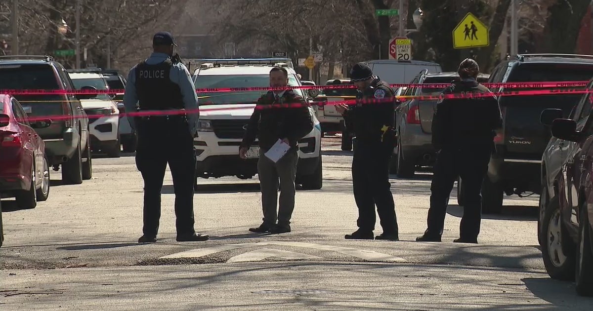 North Lawndale shooting: Man shot in back by unknown gunman | FOX 32 ...