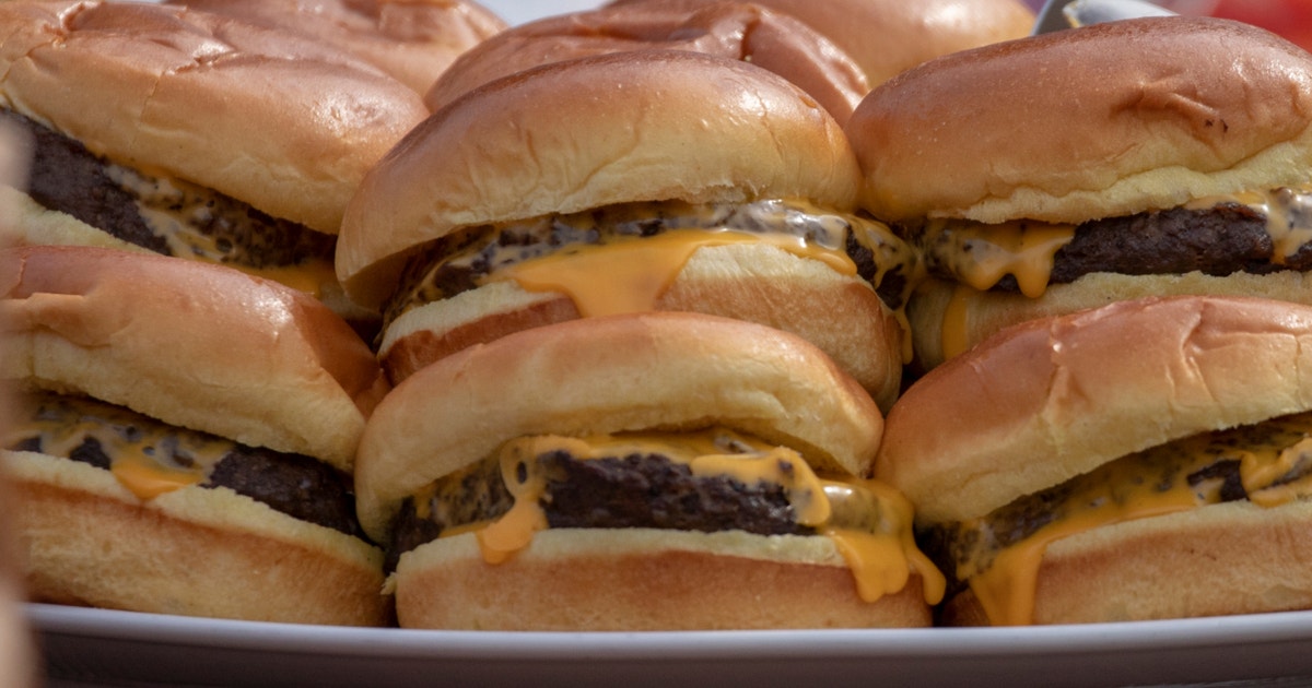 Roscoe Village Burger Fest opening delayed because of air quality. Here's when it will begin