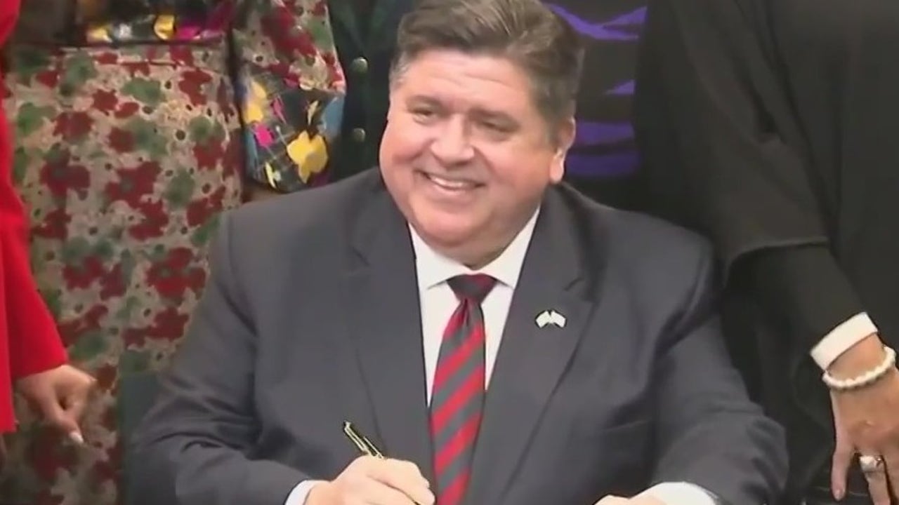 Pritzker Signs Mandatory Paid Leave Bill For Illinois Workers | FOX 32 ...