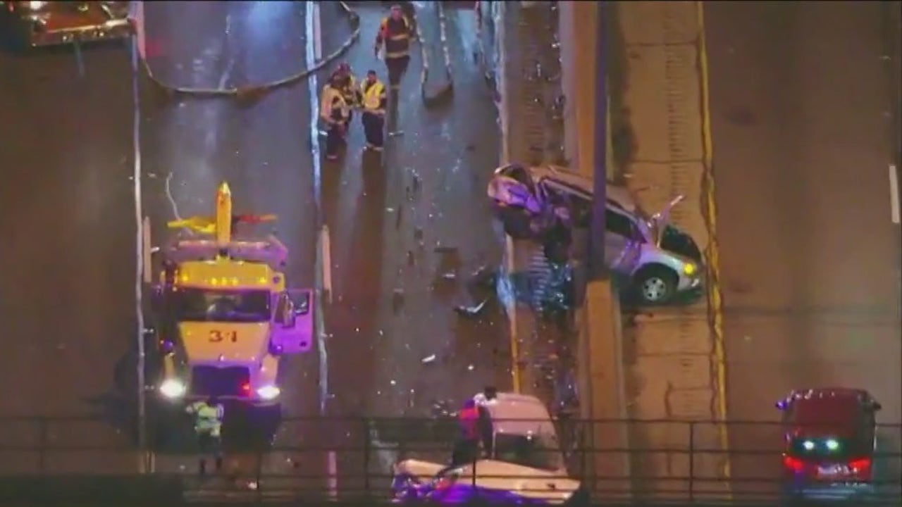 4 Hospitalized After Multi-car Crash On Eisenhower Expressway - TrendRadars