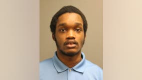 Man charged in 2021 robbery of Lake View store