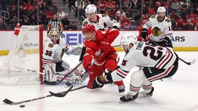 Red Wings edge Blackhawks 4-3, end six-game slide