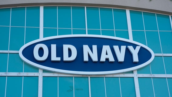 2 women charged with stealing nearly $1K in merchandise from Old Navy in Oak Brook