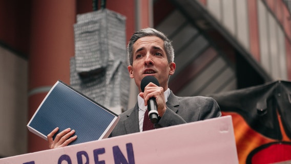 Ald. La Spata 'encouraged' by slim margin in 1st Ward — but casts wary eye to ballots trickling in by mail