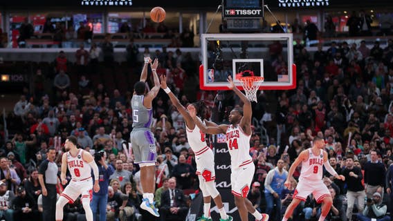 De’Aaron Fox hits 3 at buzzer, Kings beat Bulls 117-114