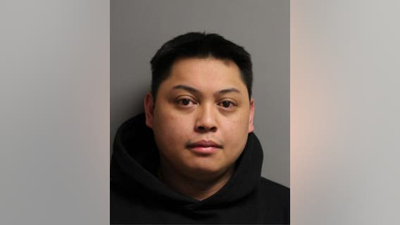 Chicago police officer charged with sexually abusing minor, bail set at $10K