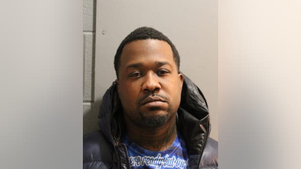 Chicago man accused of fatally shooting another man inside car in Garfield Ridge