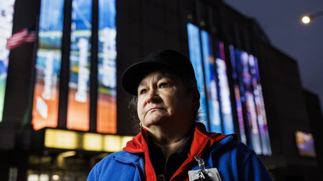 United Center concessions workers go on strike ahead of Big Ten Tournament