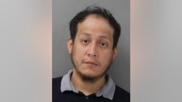 Man wanted for attempted murder in Chicago stabbing