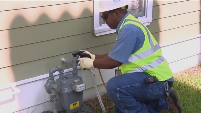 Groups protest People’s Gas rate hike after energy giant posts record profits