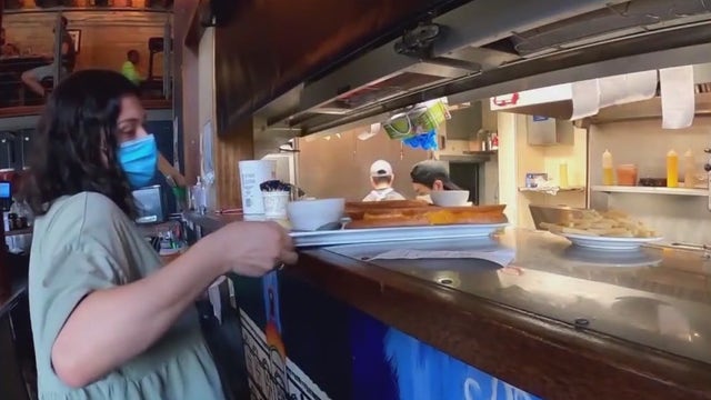 Lawmakers seek to have restaurant chains fund training time for workers