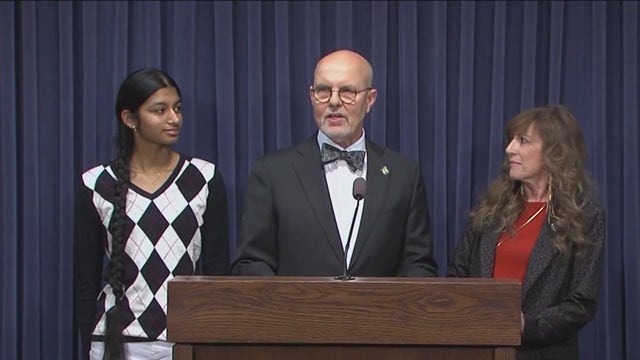 Proposed Illinois law lets child social media influencers keep the money