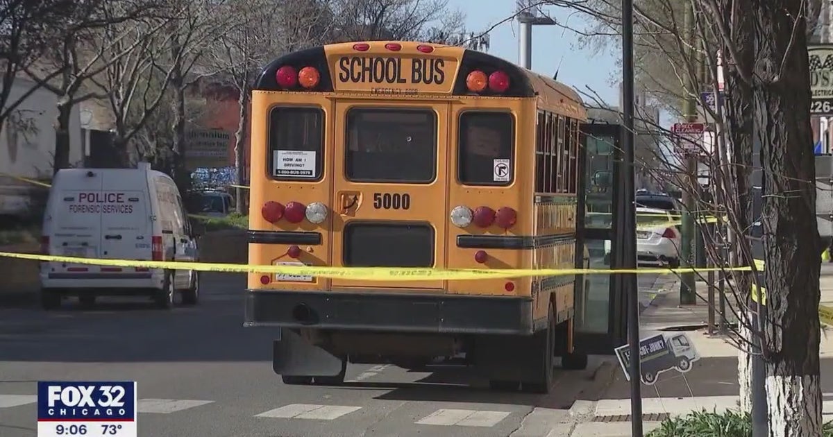 School bus struck by gunfire on Chicago's West Side | FOX 32 Chicago