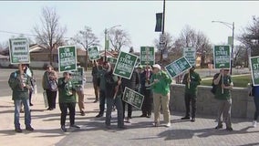 3 Illinois universities remain on strike, call on Pritzker to intervene