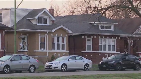 Girl, 15, fatally shot in the head inside car on Chicago's South Side