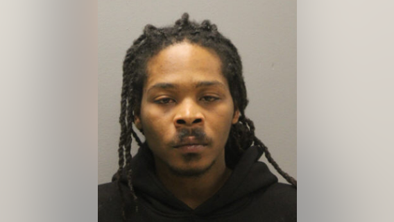 Chicago police arrest man within minutes of attack in Pullman neighborhood