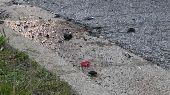 3 injured in crash after driver runs light in Des Plaines: police