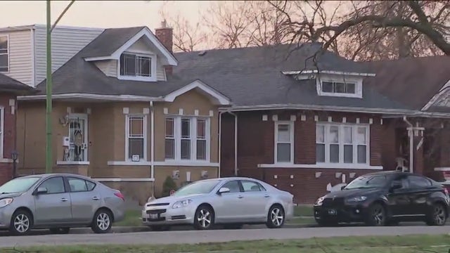 Girl, 15, fatally shot in the head inside car on Chicago's South Side