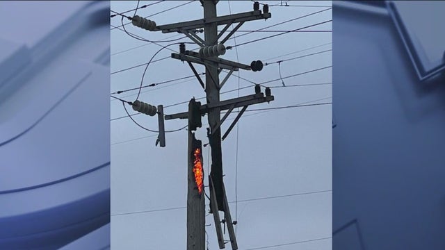 Utility pole catches fire, closes Indiana Toll Road in both directions
