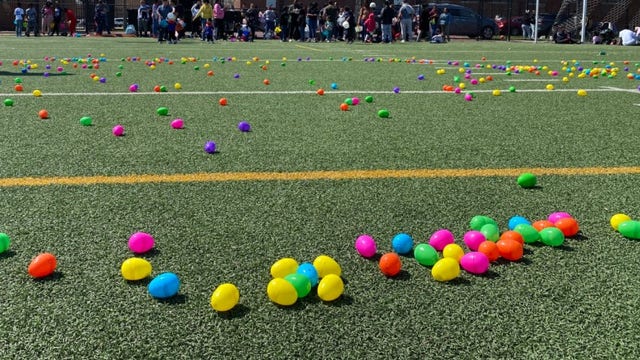 Across Chicago area, children race to gather Easter eggs