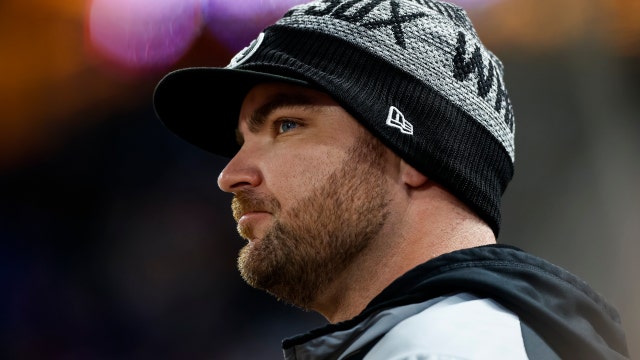 White Sox closer Hendriks starts final round of chemotherapy