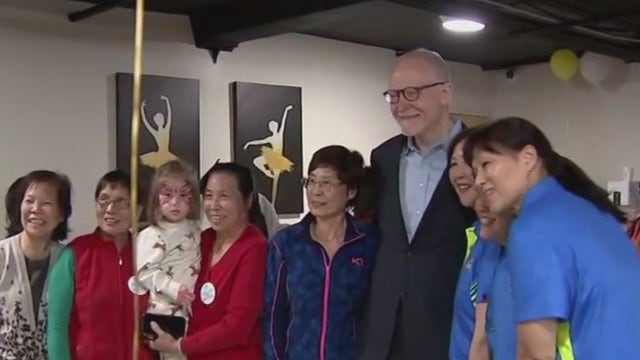 Paul Vallas, Brandon Johnson race around Chicago on last weekend before Election Day