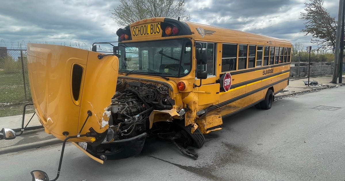 16 hurt after school bus crashes head-on into car in Little Village ...