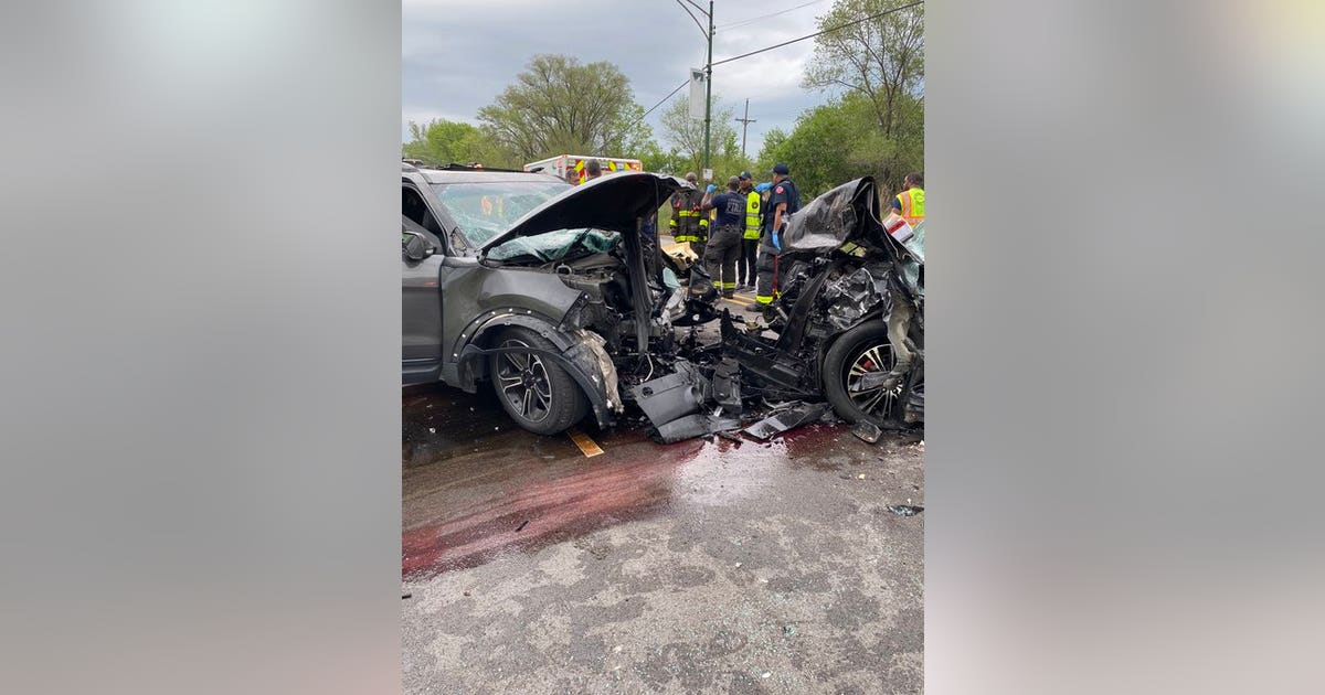 1 dead, 9 injured when 4 cars crash in Chicago's South Deering ...