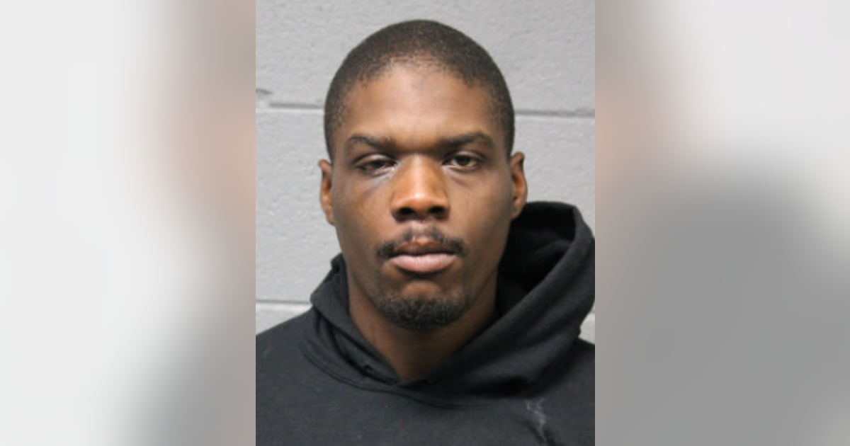 Chicago man arrested for robbing 35-year-old man in Logan Square | FOX ...