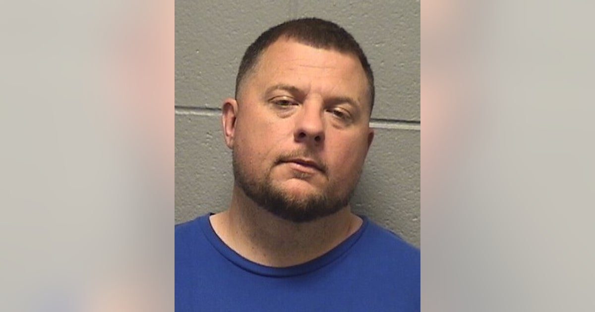 Chicago man on probation arrested for selling counterfeit MLB hats ...