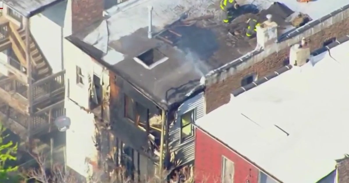 Fire erupts at residence on Chicago's West Side | FOX 32 Chicago