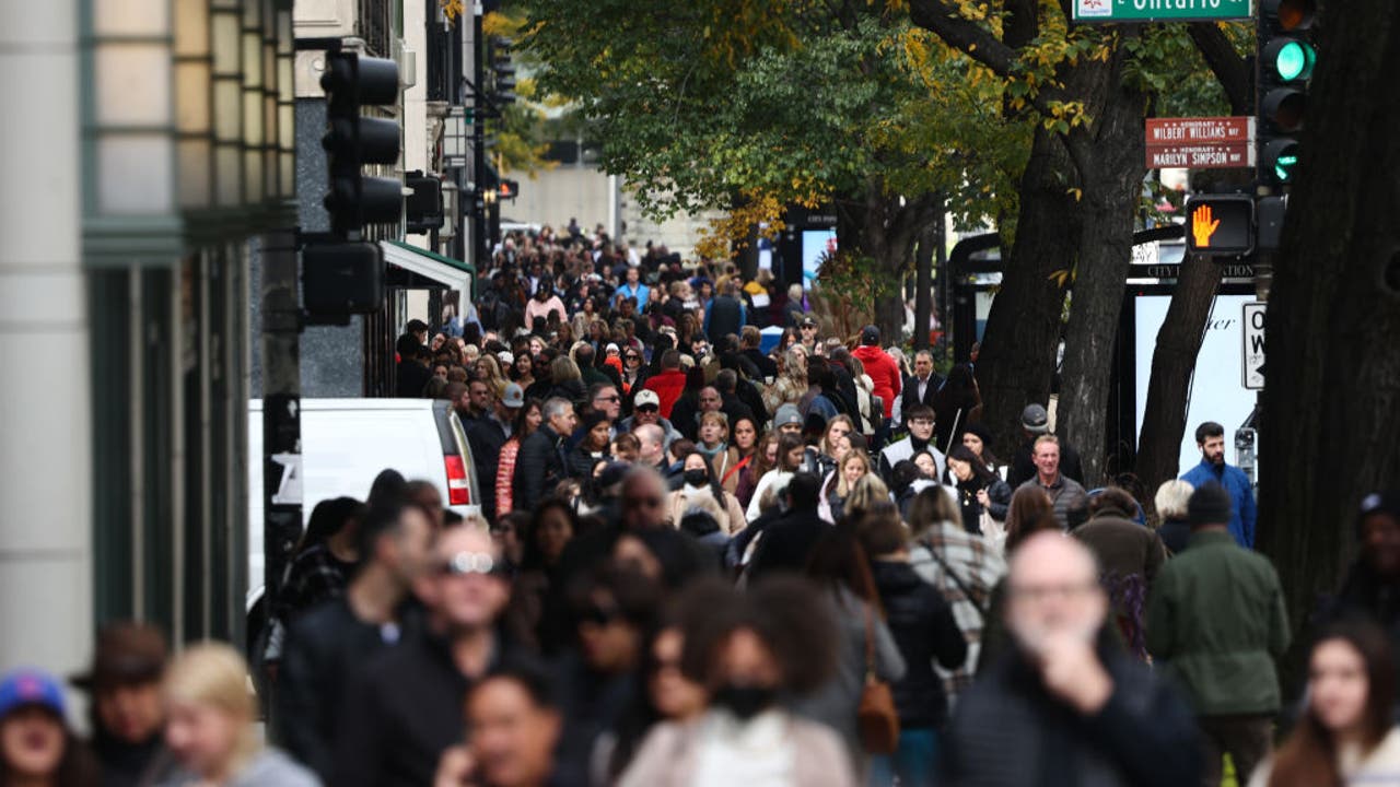 Chicago lost tens of thousands of residents in the past 2 years census
