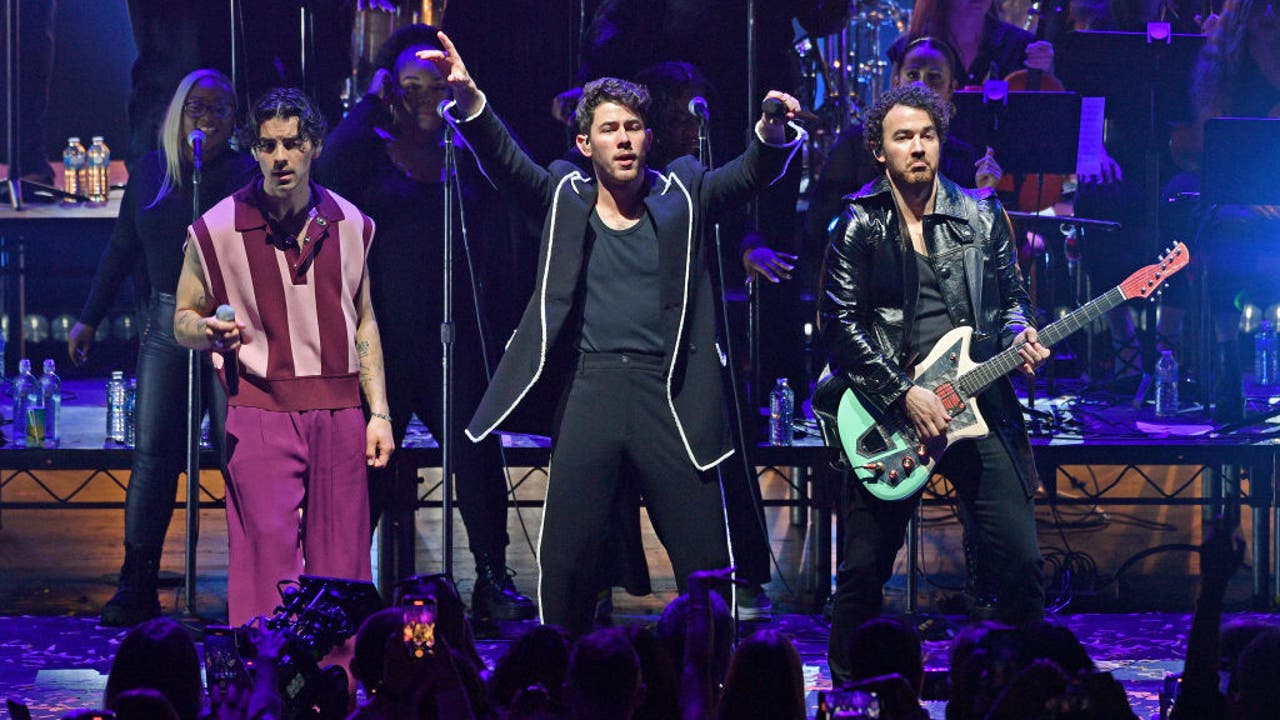 Jonas Brothers to play Wrigley Field this summer