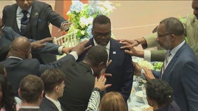 Chicago faith leaders gather to pray over Johnson ahead of inauguration