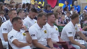 Ukrainian veterans visit Chicago school, inspire students during patriotic assembly