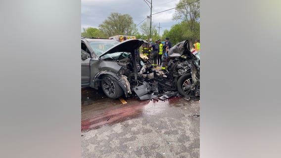 1 dead, 9 injured when 4 cars crash in Chicago's South Deering neighborhood