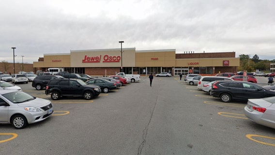 Duo robs armored truck outside Chicago area Jewel-Osco