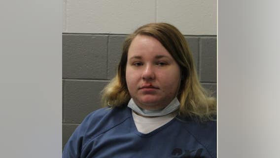 Woman accused of burglarizing vehicles, mailboxes at Cook County condominiums