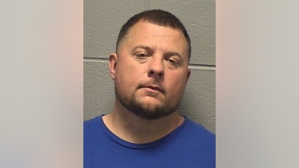 Chicago man on probation arrested for selling counterfeit MLB hats: police