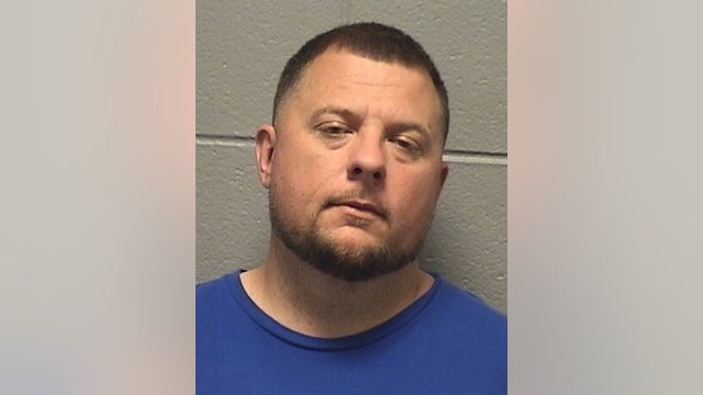 Chicago man on probation arrested for selling counterfeit MLB hats: police