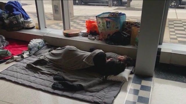 Chicago residents, leaders worry about long-terms plans to care for migrant influx