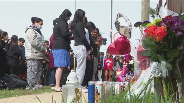 Buffalo Grove students mourn classmates killed in Wheeling crash