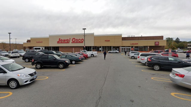 Duo robs armored truck outside Chicago area Jewel-Osco