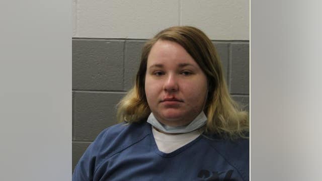 Woman accused of burglarizing vehicles, mailboxes at Cook County condominiums