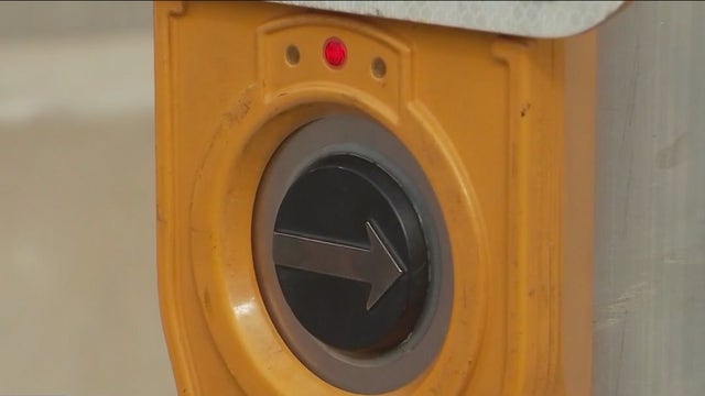 Judge rules Chicago's lack of blind pedestrian aids breaks the law