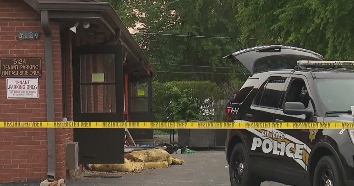 Explosion at Oak Forest apartment leaves 2 seriously hurt: officials ...