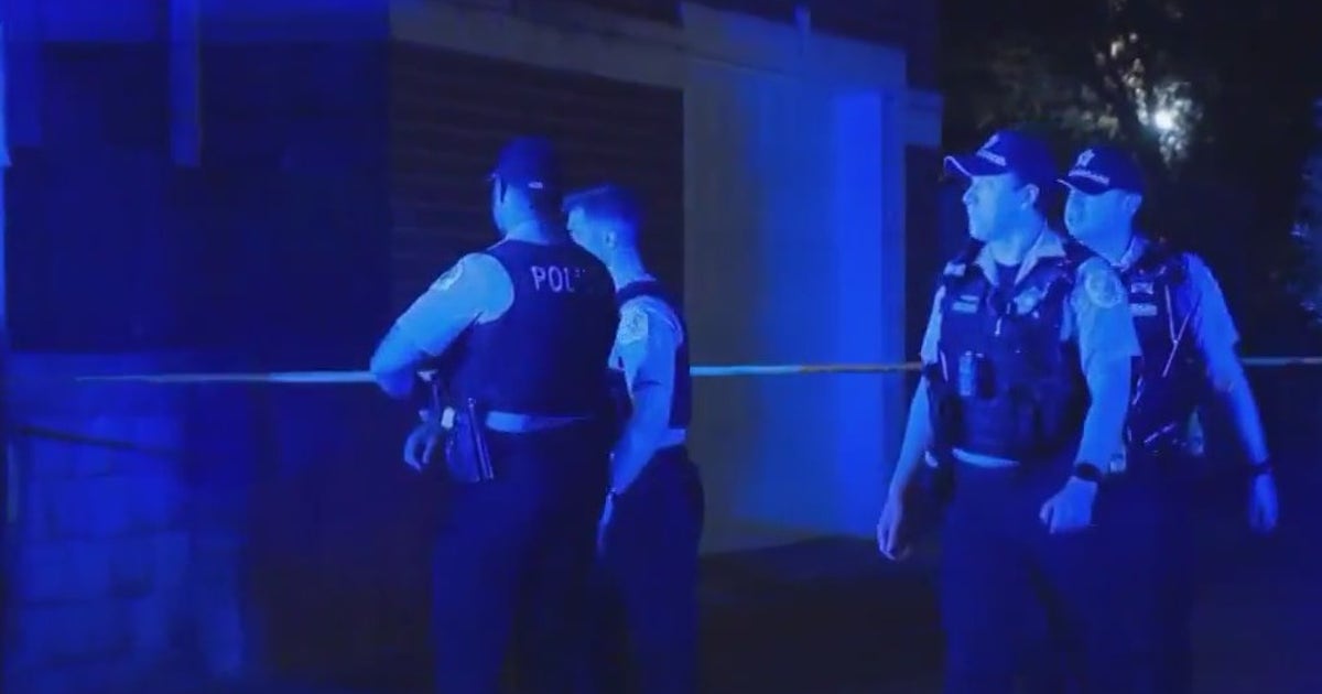 Off-duty Chicago police officer was shot while moving dumpster on Near ...