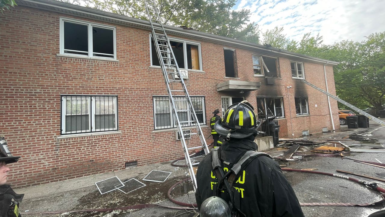 1 injured in apartment fire in South Chicago CFD