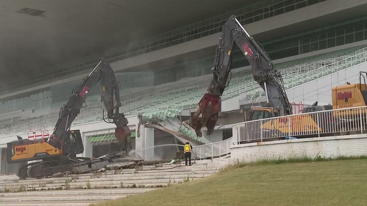 Bears Begin Demolition Of Arlington Park Exterior While Still Exploring ...