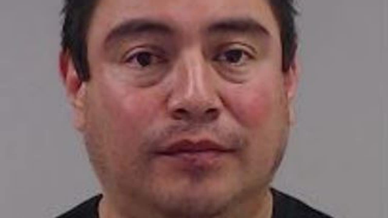DuPage County restaurant manager charged with exposing himself to female employee police image